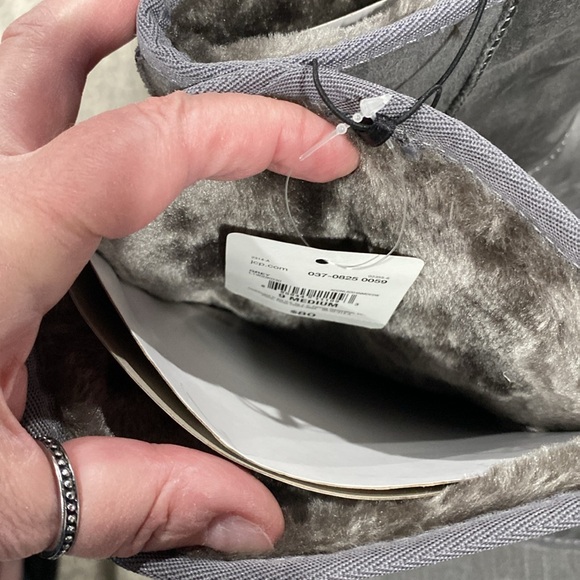 NWT Arizona Jean Co suede winter boots, gray, size 9 - Picture 6 of 7